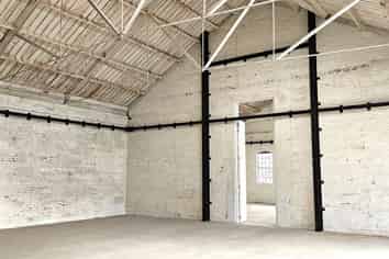 147m2 For Lease in Retro Building