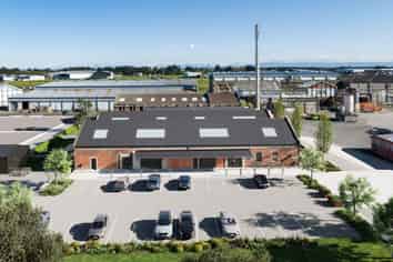 147m2 For Lease in Retro Building