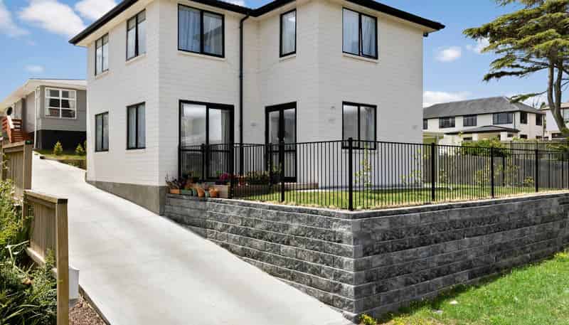 702 & 702A Richardson Road, Mount Roskill