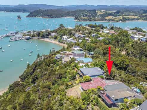 8 Sir George Back Street, Opua