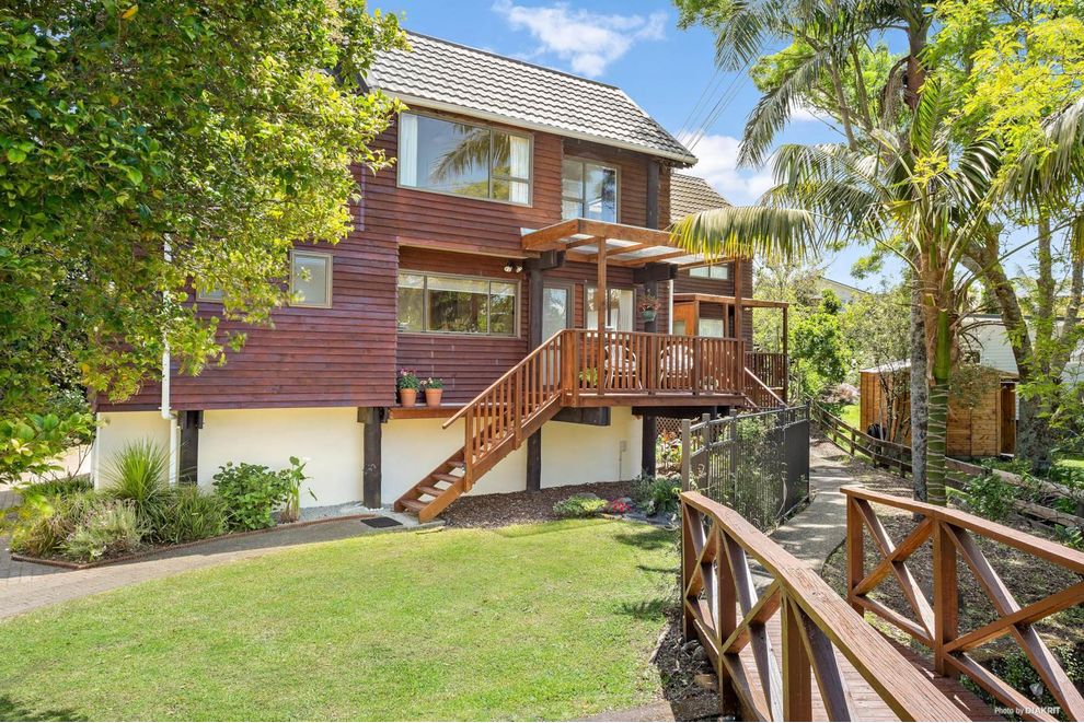 For rent 17a Sandown Road, Rothesay Bay realestate.co.nz