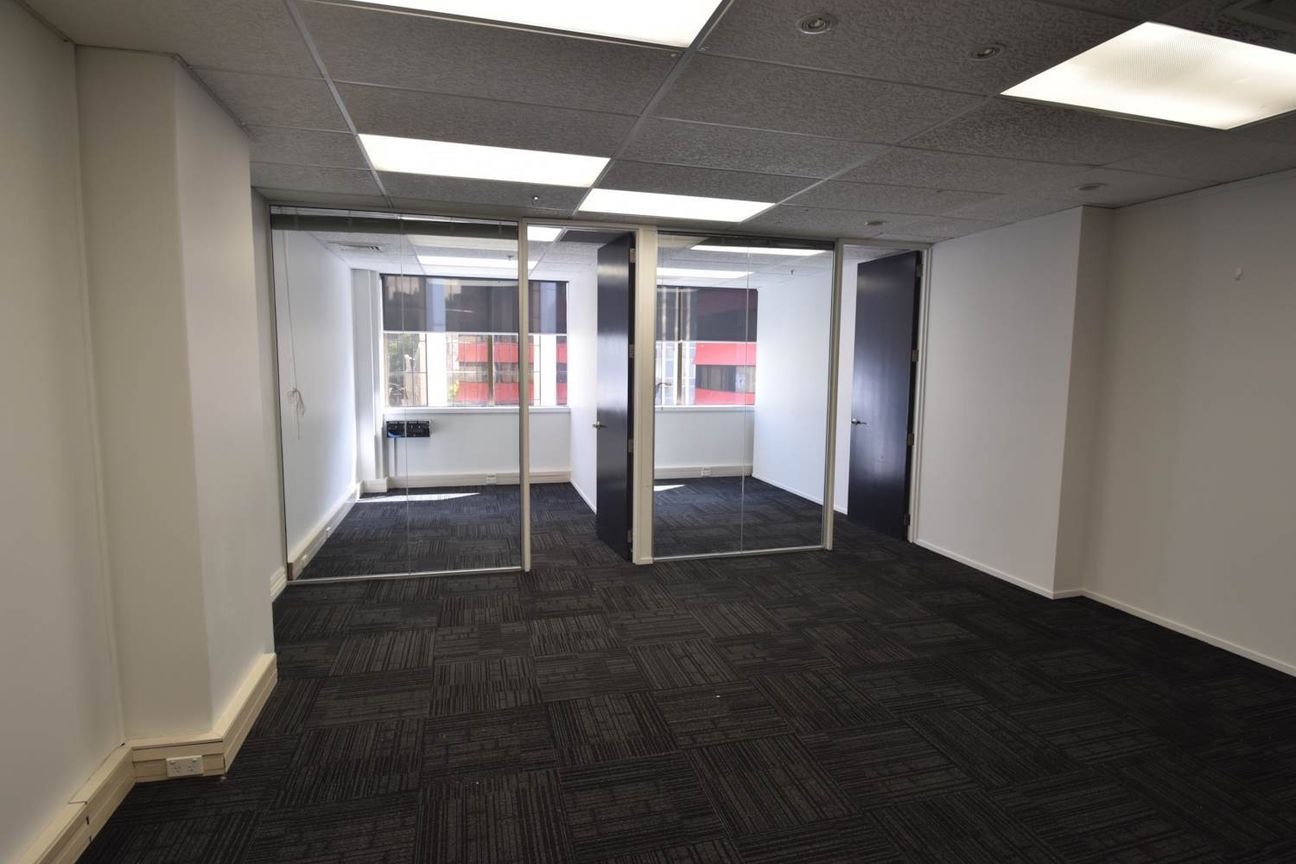 BOUTIQUE OFFICES AVAILABLE IN CBD - Vista 2