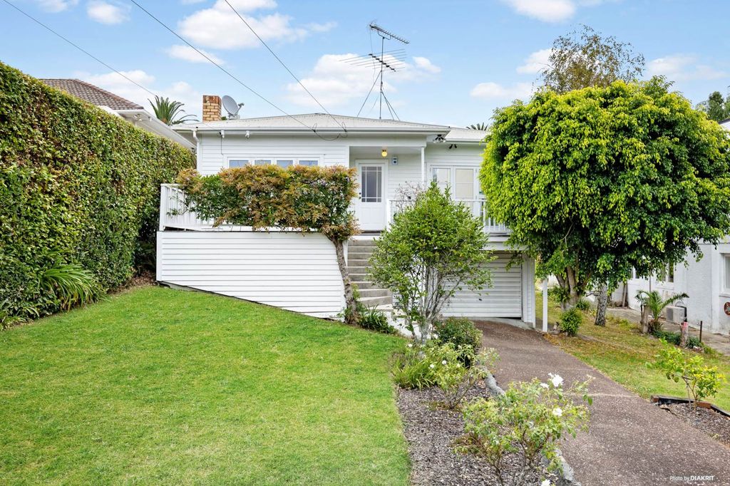 Property value 25 Codrington Crescent, Mission Bay realestate.co.nz