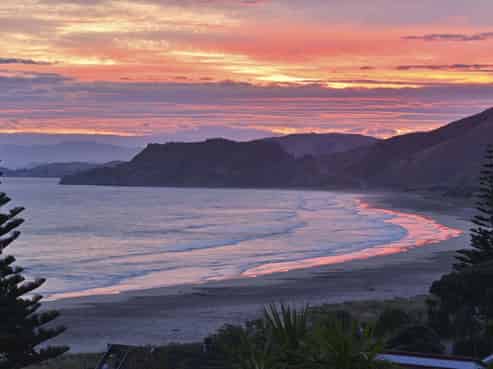 13C Makorori Beach Road, Pouawa