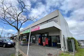 CORNER OFFICE SPACE - BIRKENHEAD
