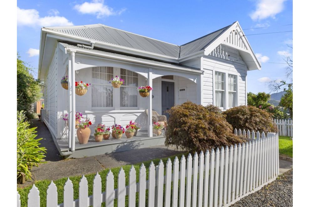 For sale 23 Main Road, Raglan realestate.co.nz