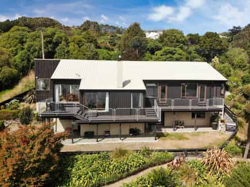 27 Irvine Road, The Cove