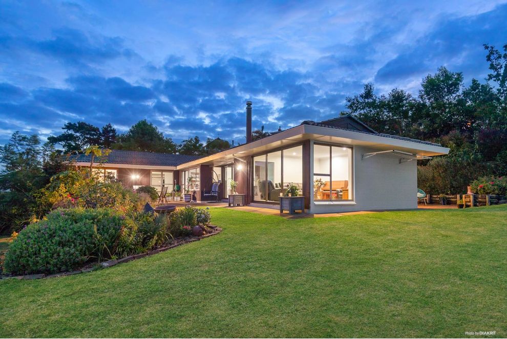 For sale 331 Glenfield Road, Glenfield realestate.co.nz
