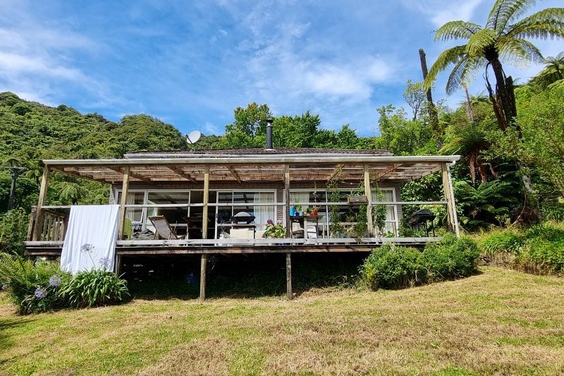 Property value 16 Moss Street, Greymouth realestate.co.nz