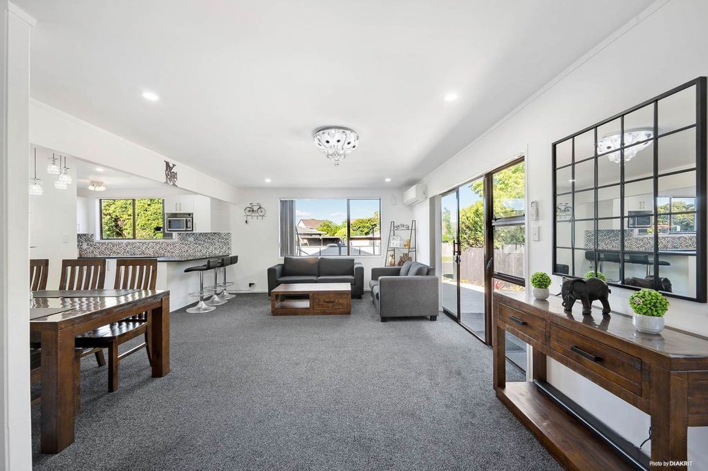 Property value 1/56 Challen Close, Conifer Grove realestate.co.nz