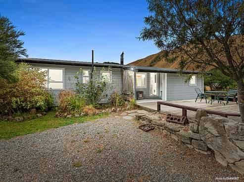 1234 Tora Road, Tora