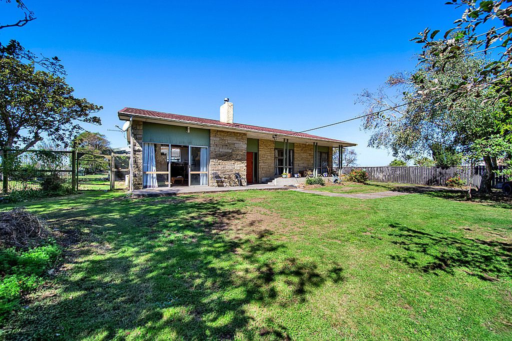 Property value 2 Tauhuri Street, Manaia realestate.co.nz