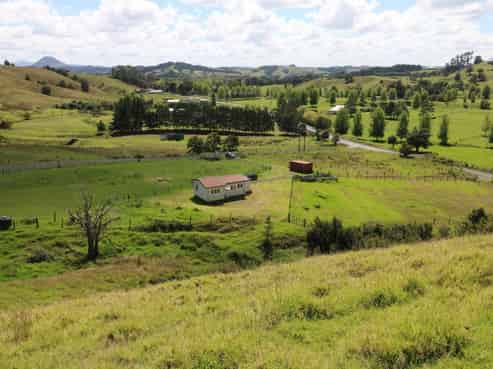 751 Paradise Road, Tangiteroria