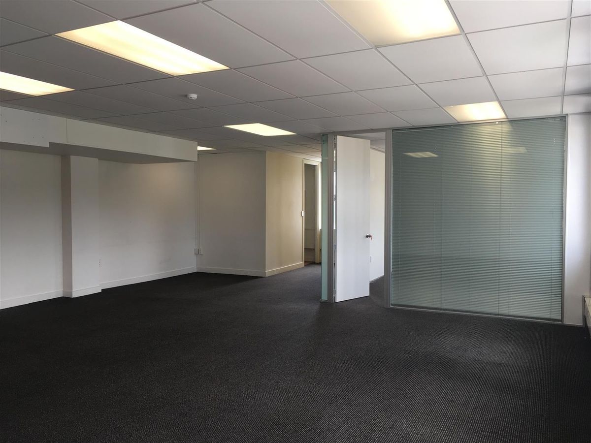 Smart Office on Professional Floor - Ansicht 2