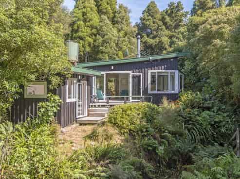 23 Lookout Road, Mesopotamia