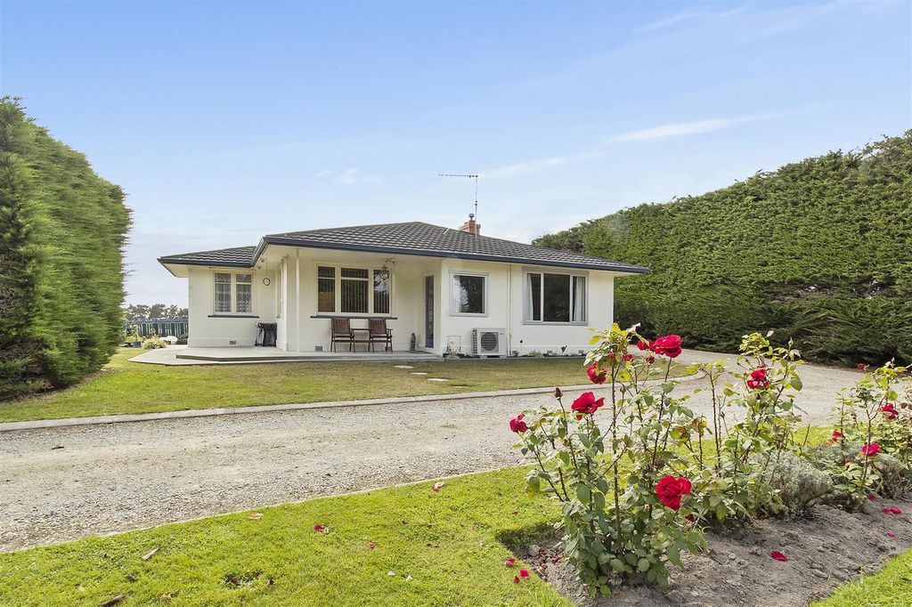 Property value 84 Maytown Road, Waimate realestate.co.nz
