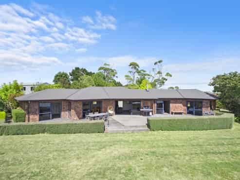 46 Aka Aka Road, Puni