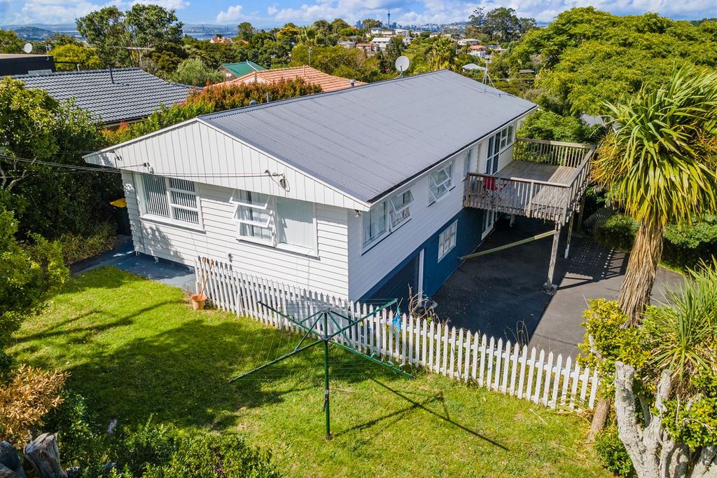 Property value 1/223 Eskdale Road, Birkenhead realestate.co.nz