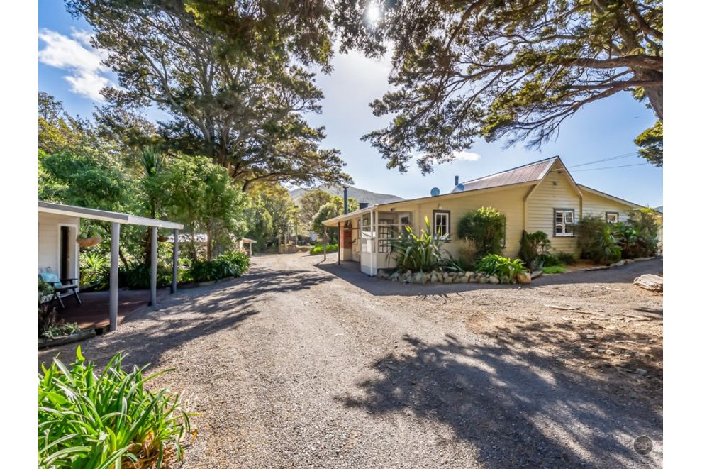 For sale 1044 Coast Road, Wainuiomata realestate.co.nz