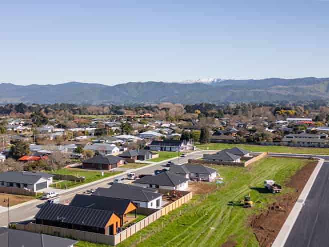  Peaks Avenue, Carterton