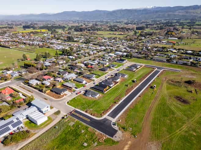 Peaks Avenue, Carterton