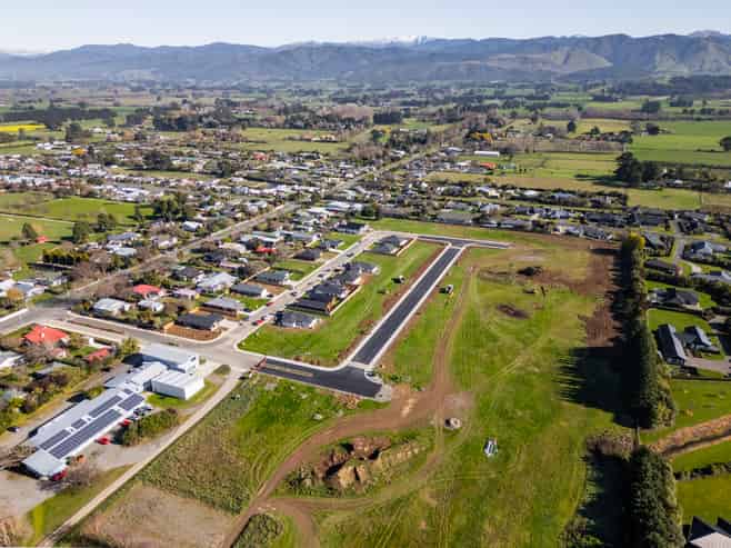  Peaks Avenue, Carterton