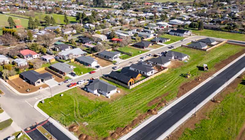  Peaks Avenue, Carterton