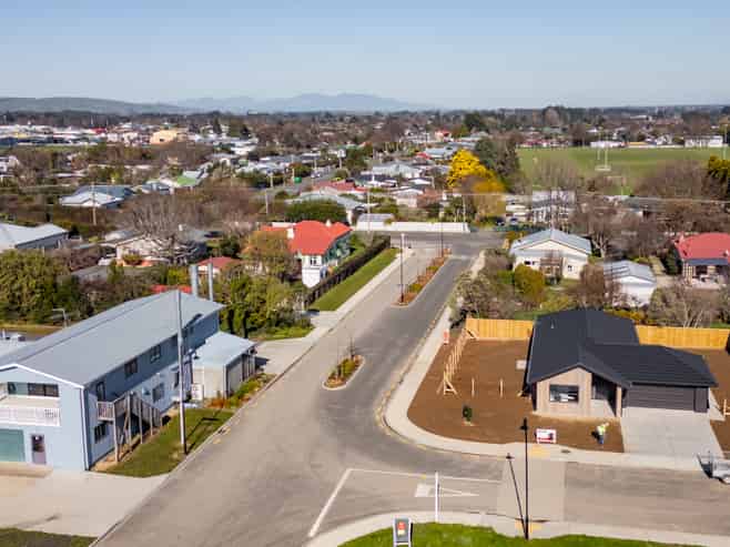  Peaks Avenue, Carterton