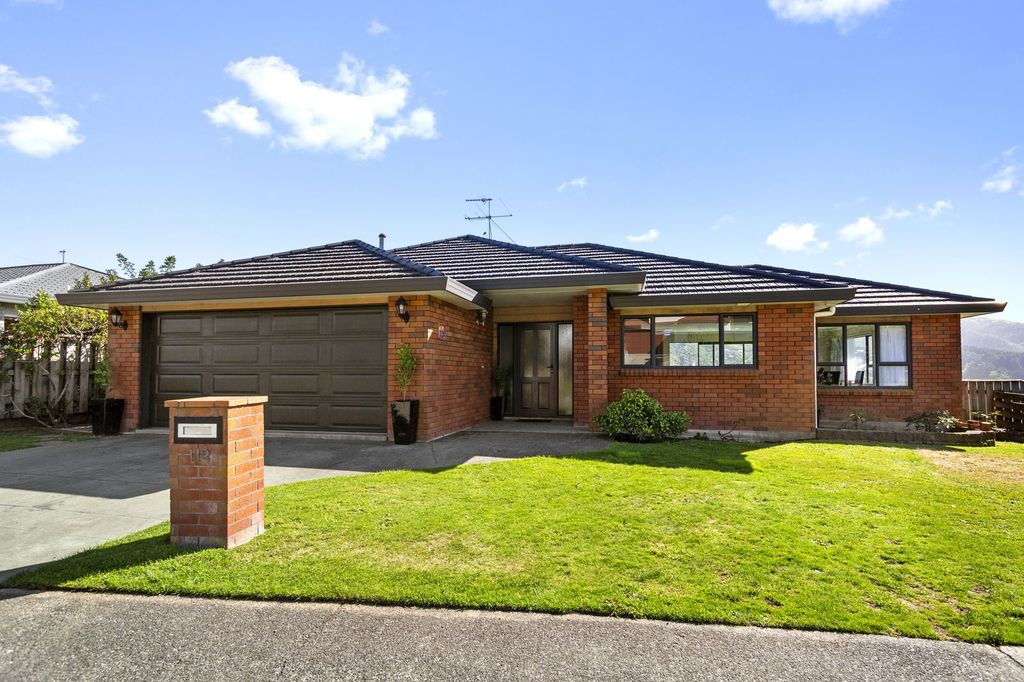 Property value 112 Woodman Drive, Tawa realestate.co.nz