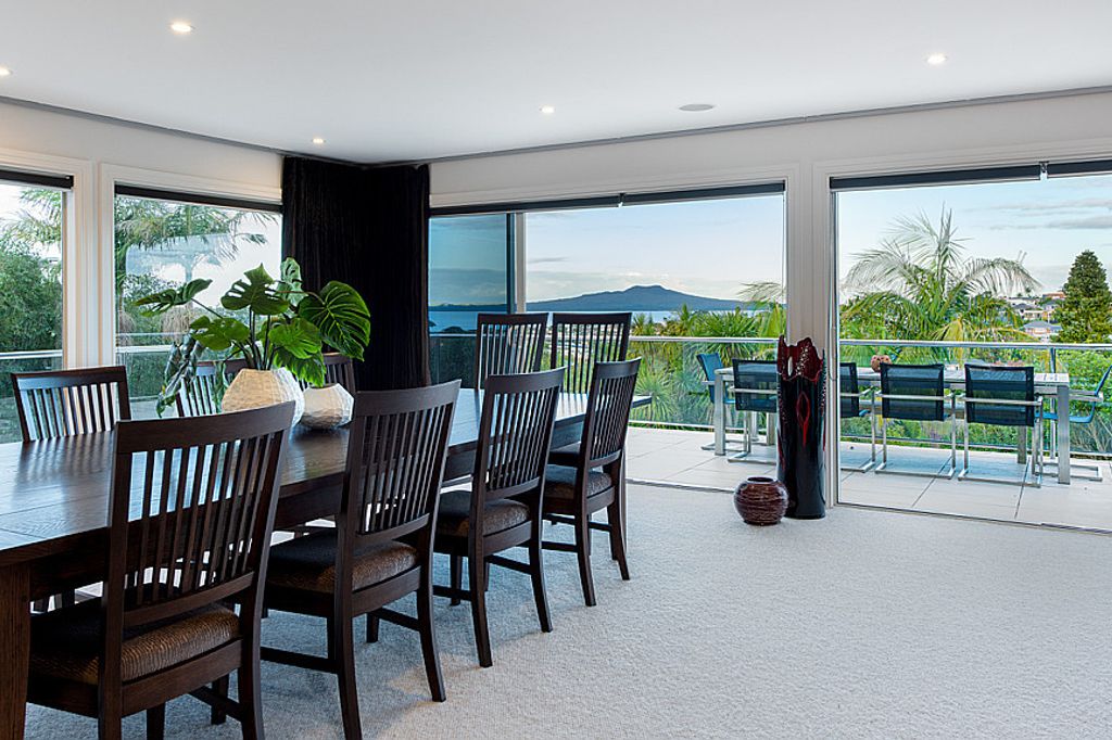 Property value 105 East Coast Road, Castor Bay realestate.co.nz