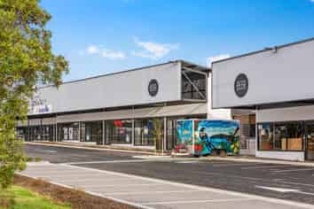97m2 Retail or Service Provider Unit FOR LEASE