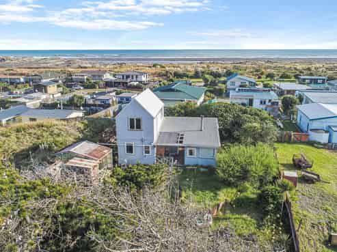 24 Omanu Street, Koitiata