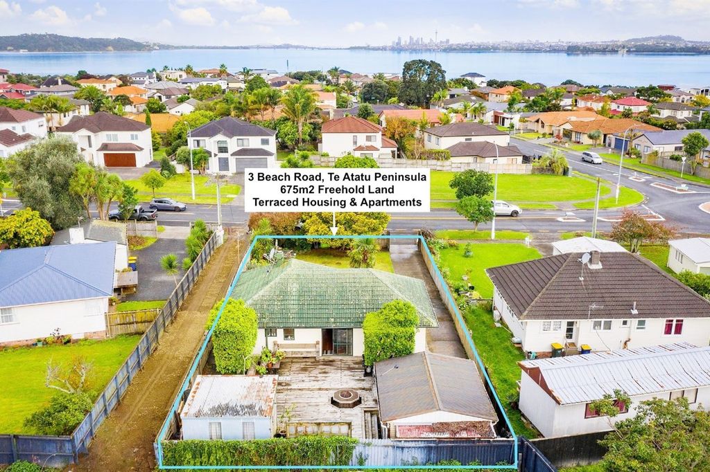 Property value 3 Beach Road, Te Atatu Peninsula realestate.co.nz