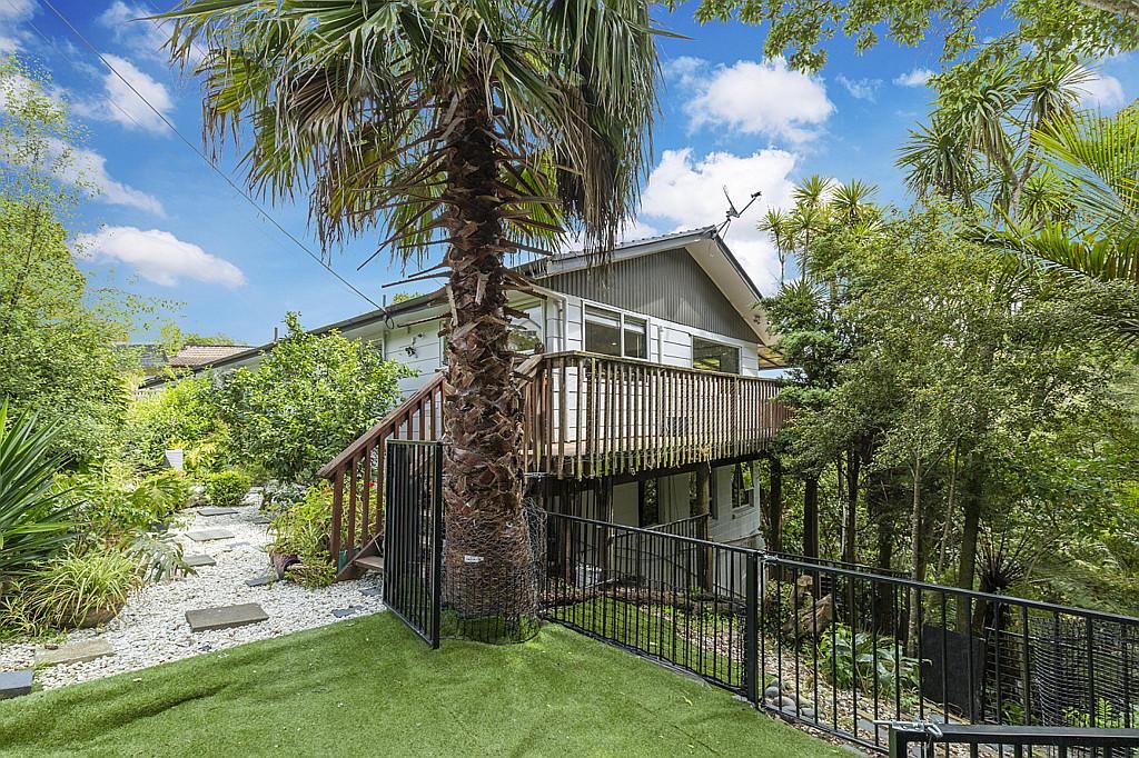 Property value 44 Coroglen Avenue, Birkenhead realestate.co.nz