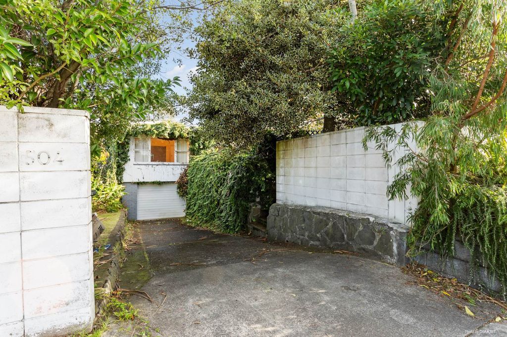 504 Glenfield Road, Bayview