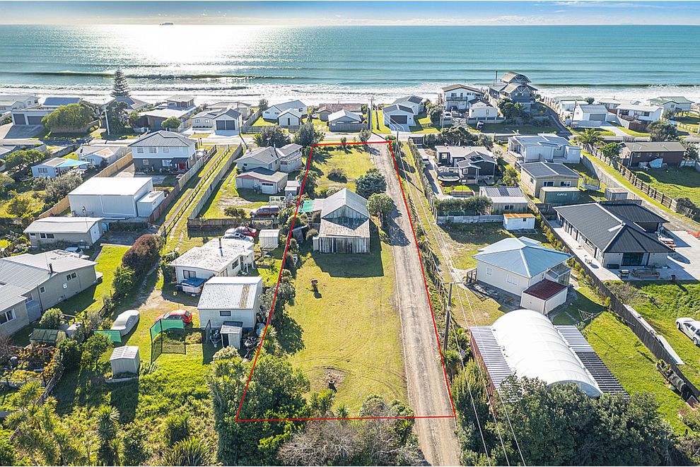 For sale 444 Pukehina Parade, Pukehina realestate.co.nz