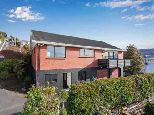 29 Easther Crescent, Kew