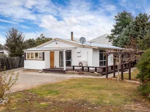 24 Domain Road, Ettrick