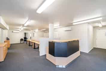 Smart & Sunny Office