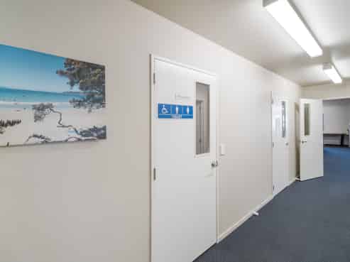 Tidy & Versatile Office With Carparking