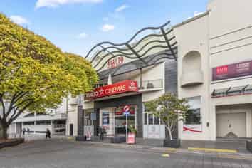 Prime Broadway retail opportunity