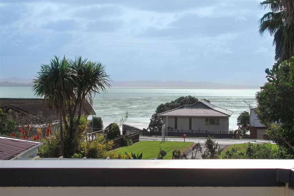 Property value 10 Millen Place, Clarks Beach realestate.co.nz