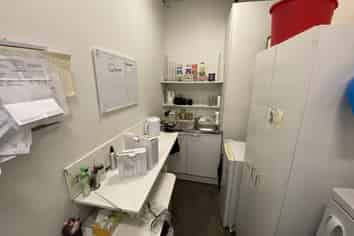 Turn Key Nail Bar