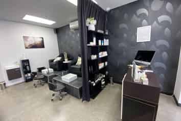 Turn Key Nail Bar
