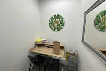 Turn Key Nail Bar