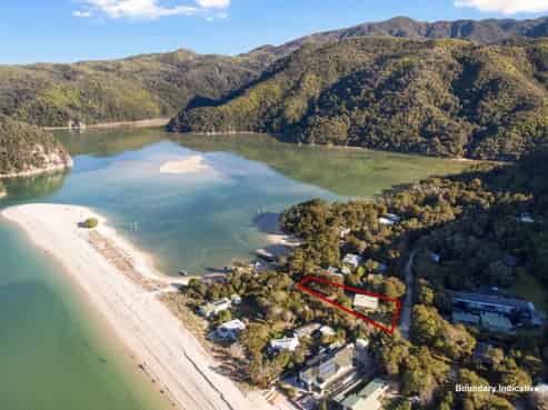9 Lagoon Street, Abel Tasman