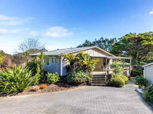 233 Caroline Drive, Maunganamu