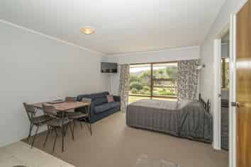 Established Colville Bay Motel & Motorcamp