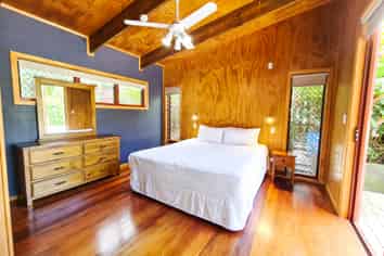 Holiday Homes Near White Sand Beaches