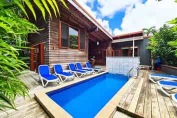 Holiday Homes Near White Sand Beaches